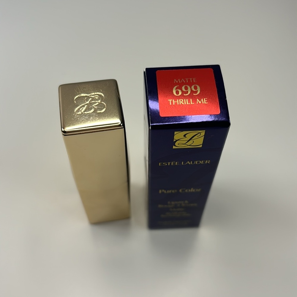 Estée Lauder Pure Color Lipstick - Picture 2 of 3